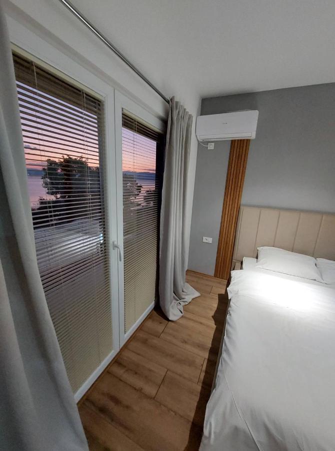 Nautica Apartments&Studios Peštani Exteriör bild